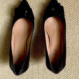 Ellen Tracy Black Pumps